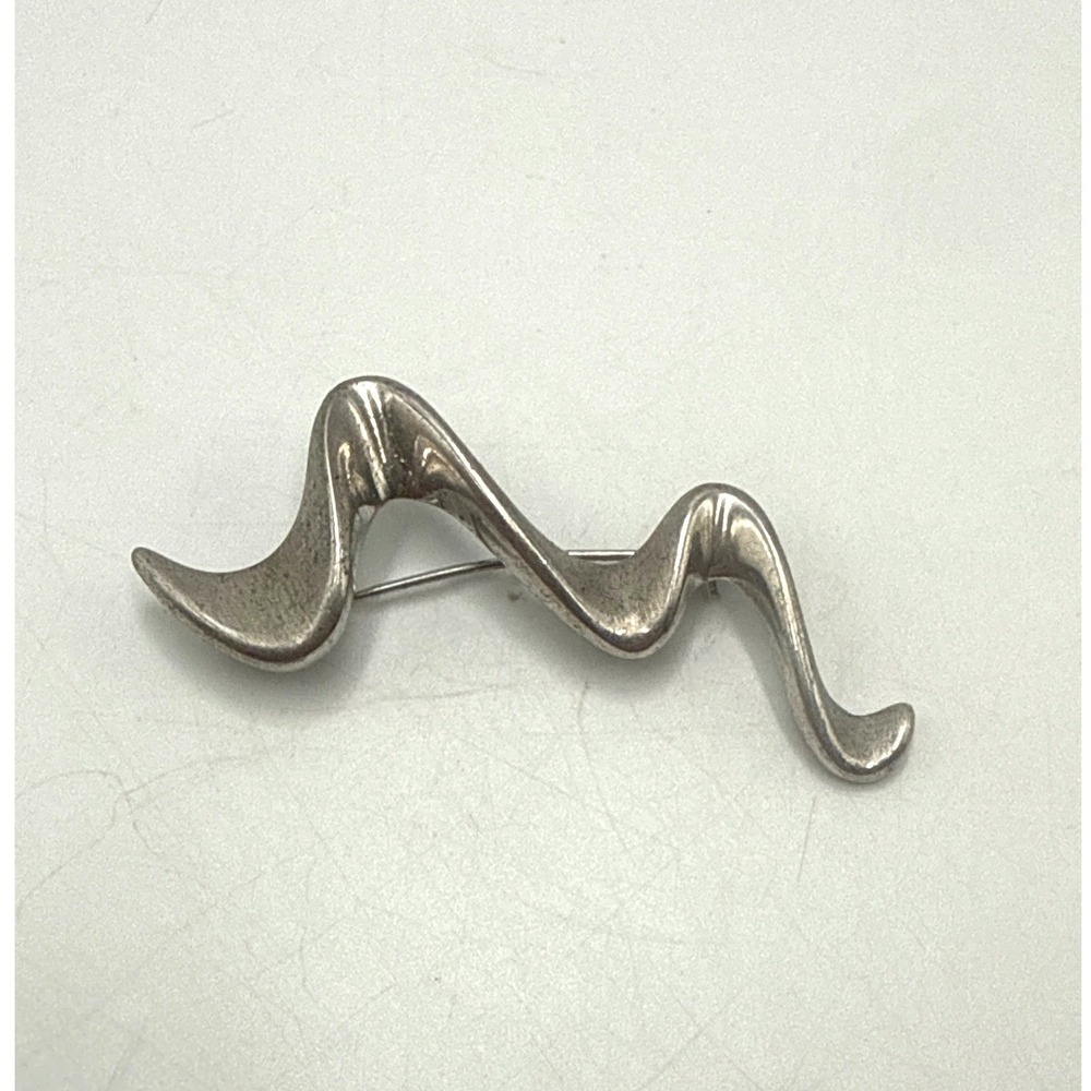 Vintage Silver Tone Wavy Ribbon Brooch Pin Abstract‎ Modernist Fluid Zig Zag